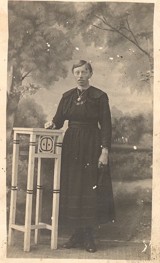 de_jong_adriana_1895_01.jpg