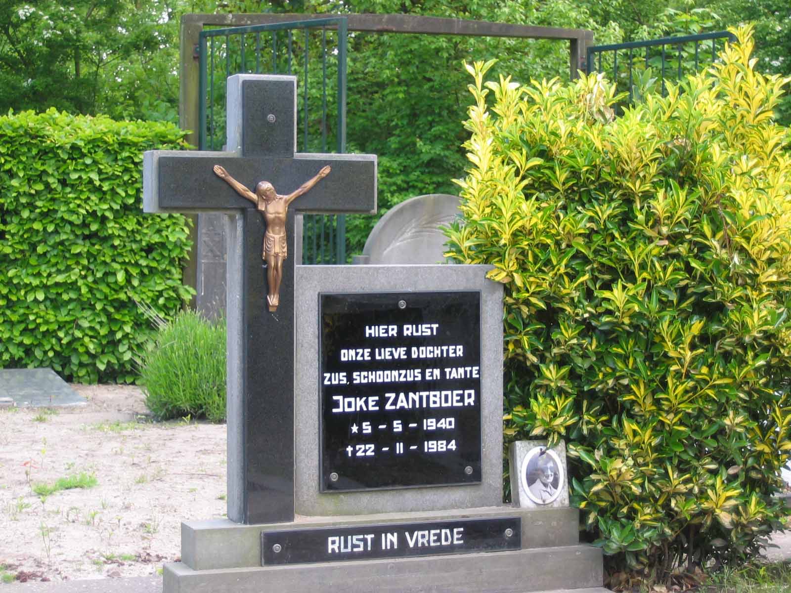 Klik voor foto in apart venster quma0008004003.jpg