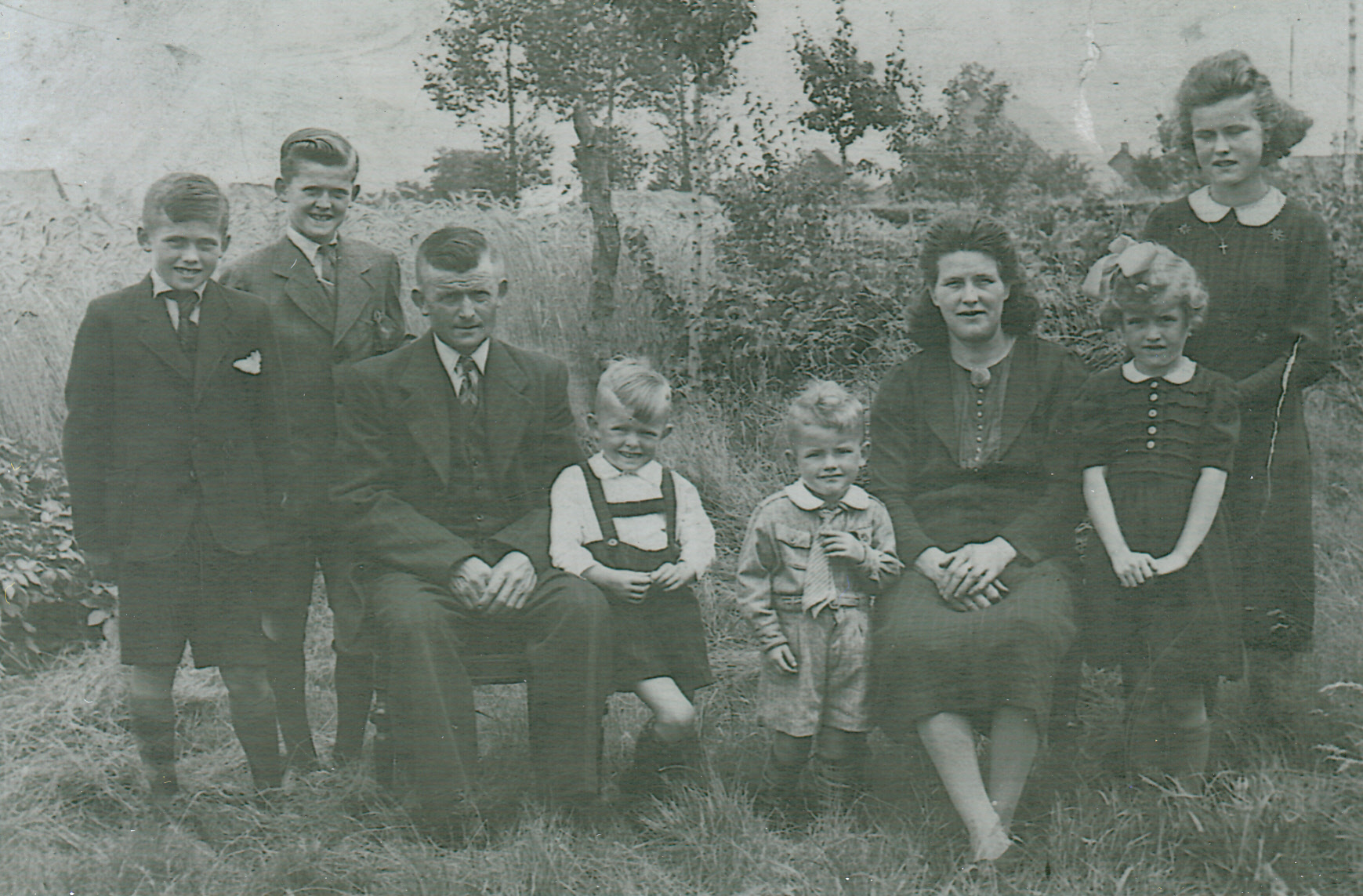 Klik voor foto in apart venster hereijgers_frans_27-11-1898_gezinsfoto.jpg